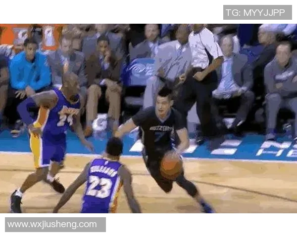 帕金斯与姚明的篮球传奇交汇点探索两位巨星的影响与友谊